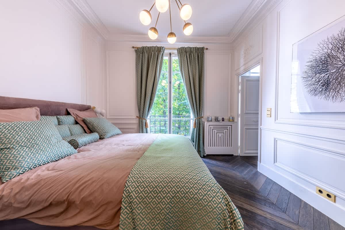 Stylish 4 Beds by Trocadéro — 11