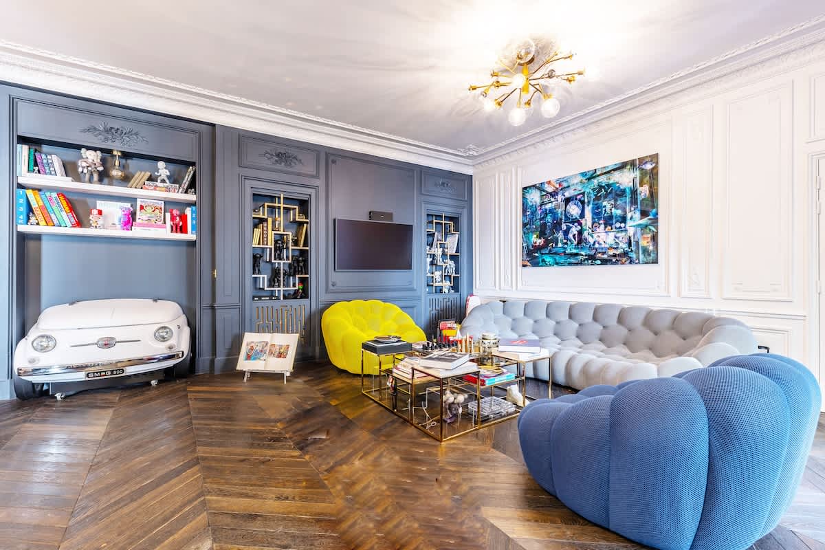 Stylish 4 Beds by Trocadéro