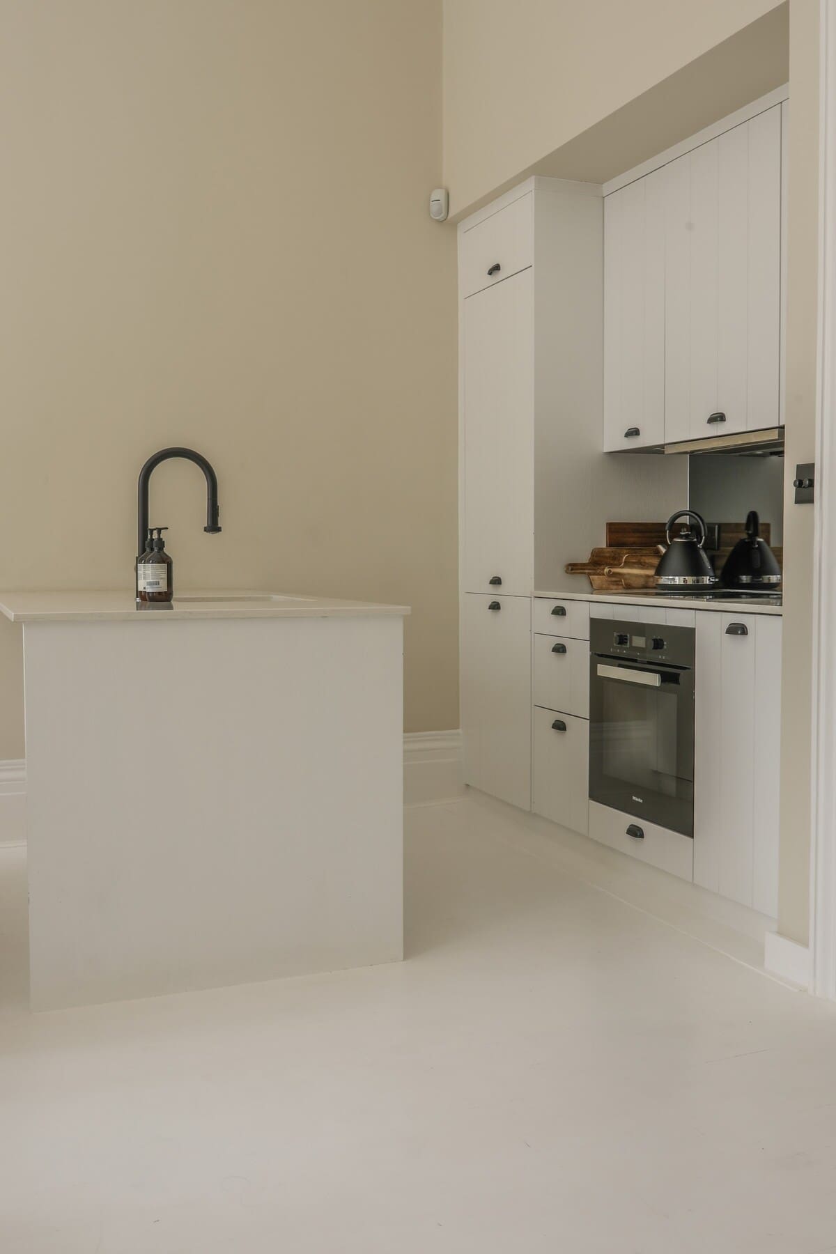 Charming Westbourne 2Bdr Nest - 23