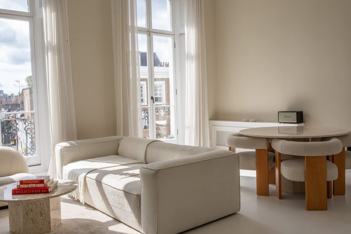 Charming Westbourne 2Bdr Nest - 1