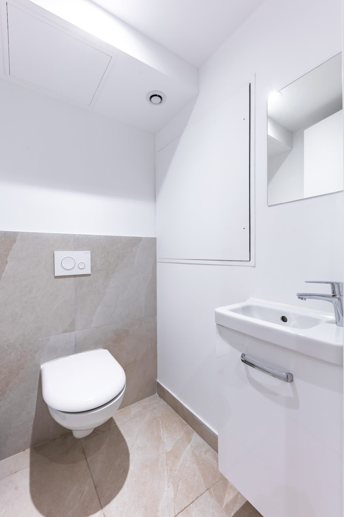 Superb 3 Bedroom Stay AC Facing Madeleine Honore — 27