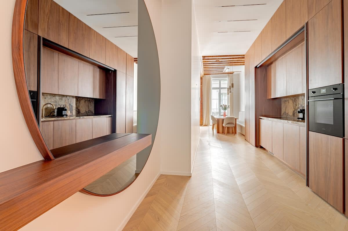 Stylish Rue des Rosiers Gem Modern 2 Bed with AC — 17