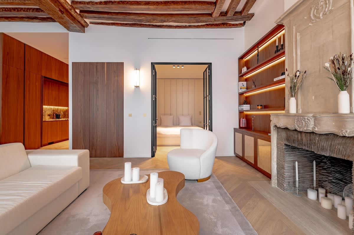 Stylish Rue des Rosiers Gem Modern 2 Bed with AC — 8