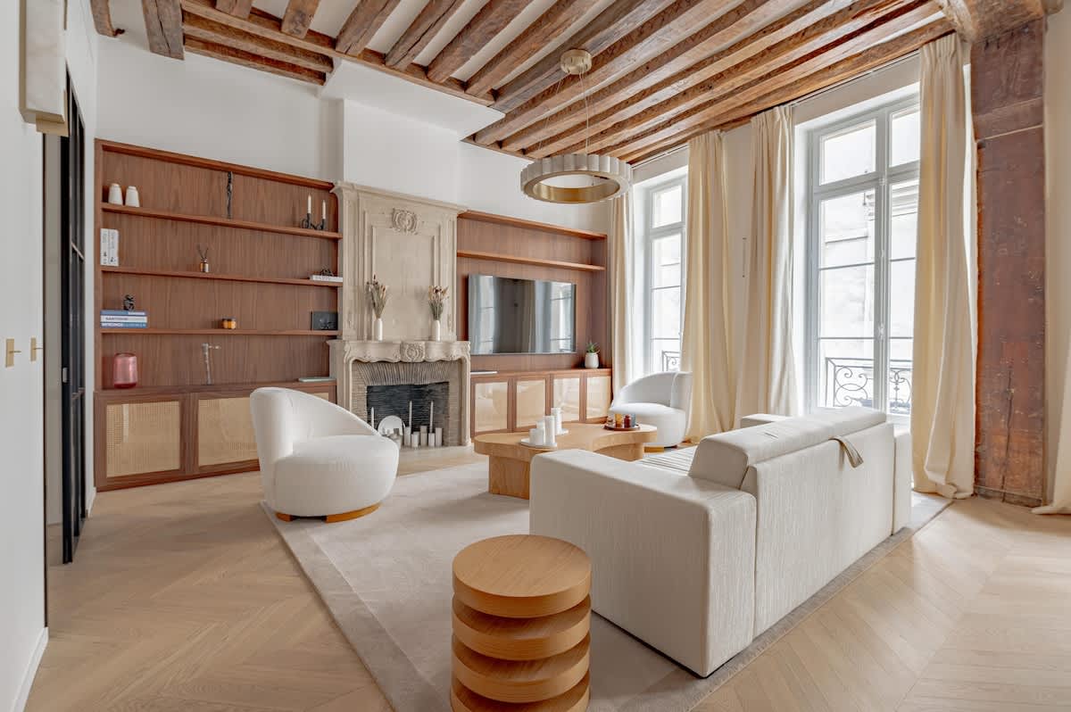 Stylish Rue des Rosiers Gem Modern 2 Bed with AC
