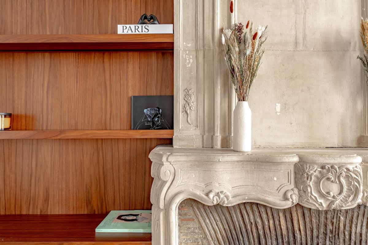 Stylish Rue des Rosiers Gem Modern 2 Bed with AC — 19