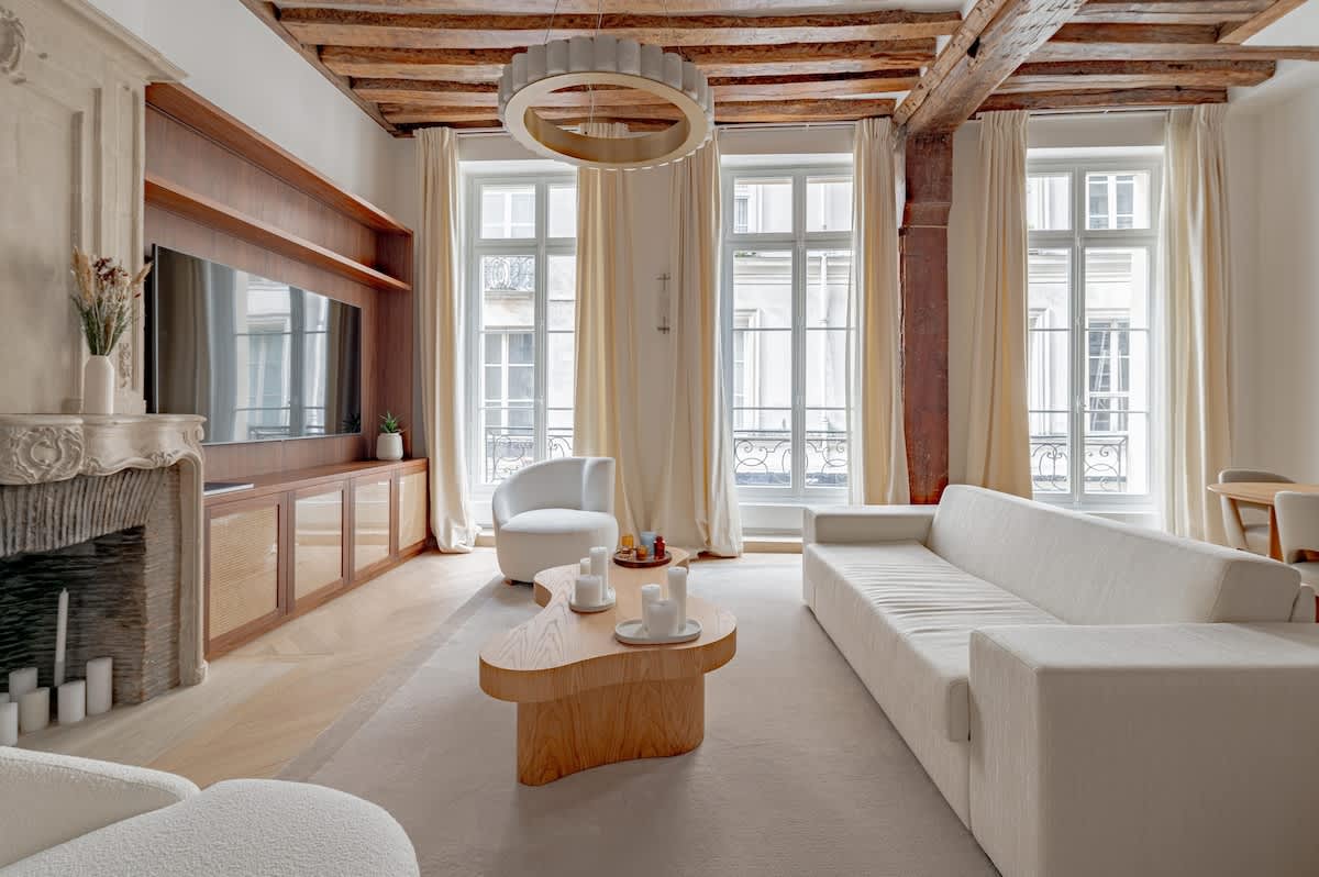 Stylish Rue des Rosiers Gem Modern 2 Bed with AC — 5