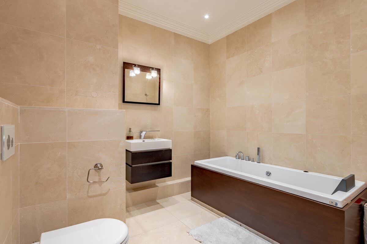 Parisian Elegance 3-Beds near Champs Elysées — 24