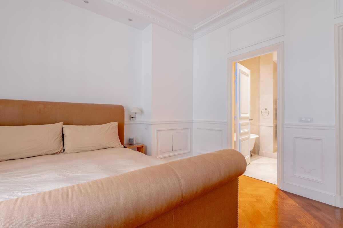 Parisian Elegance 3-Beds near Champs Elysées — 11
