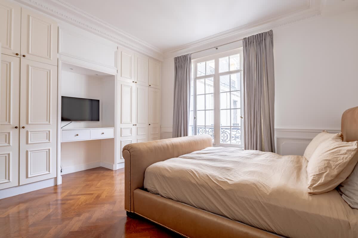 Parisian Elegance 3-Beds near Champs Elysées