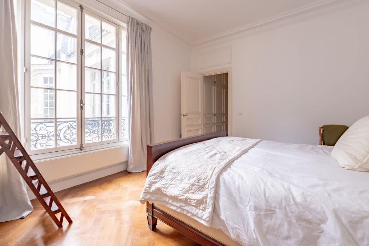 Parisian Elegance 3-Beds near Champs Elysées — 14