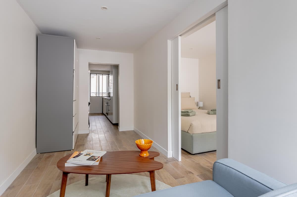 Charming 1 Bedroom Ideally Located in Paris — 4