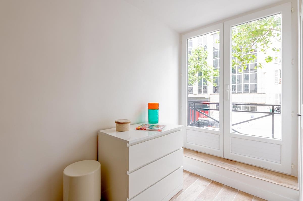 Charming 1 Bedroom Ideally Located in Paris — 3