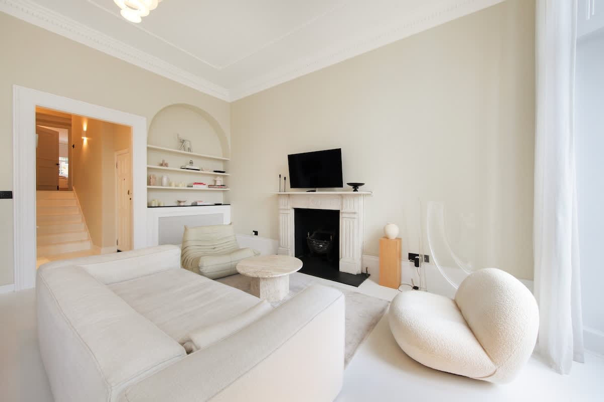 Charming Westbourne 2Bdr Dream - 5