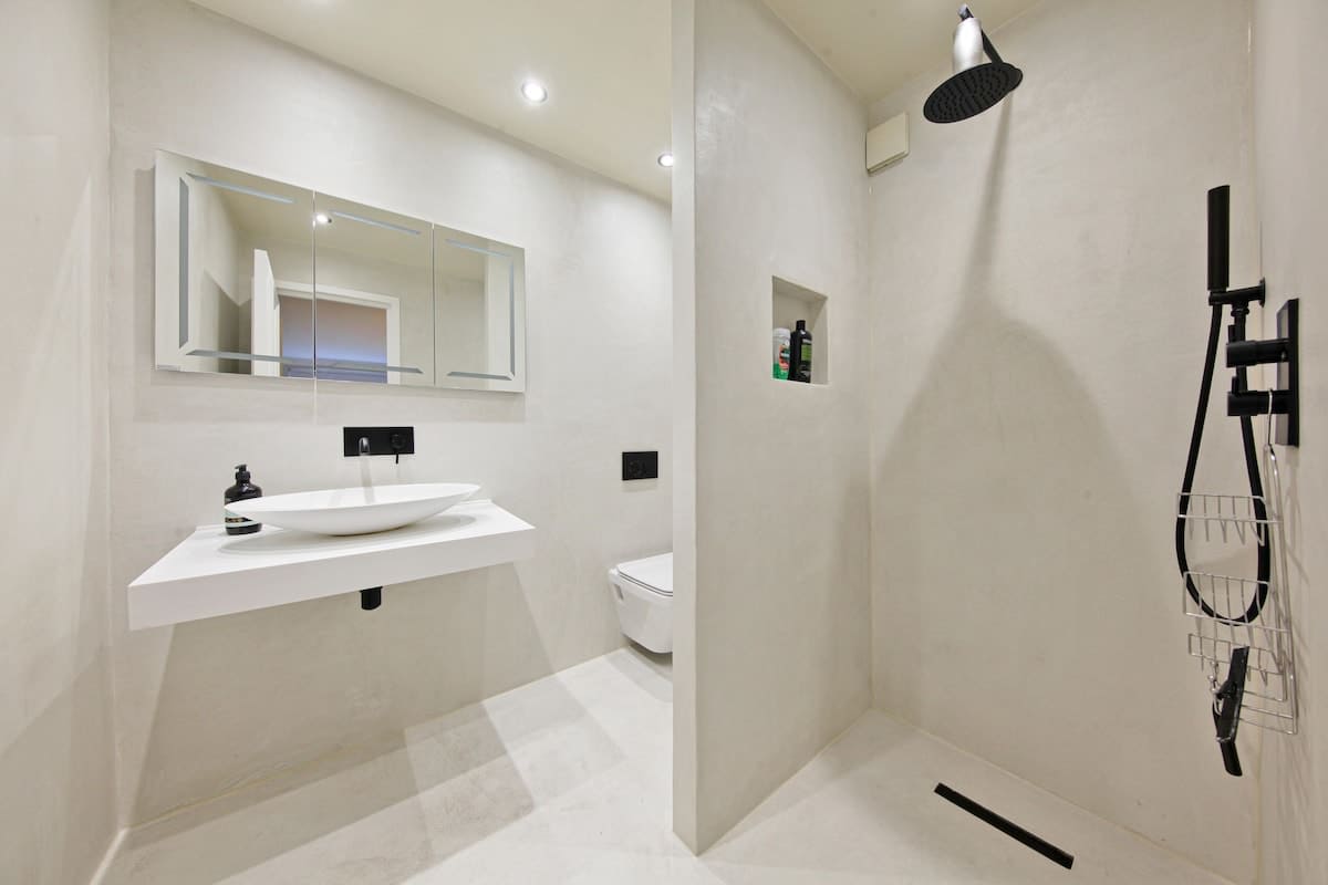Charming Westbourne 2Bdr Dream - 9
