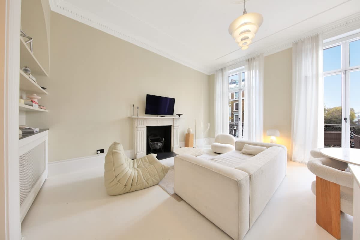 Charming Westbourne 2Bdr Dream - 13