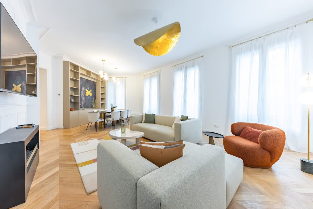 Luxury Rivoli 4 Bed 3 Bath AC Hotel de Ville BHV