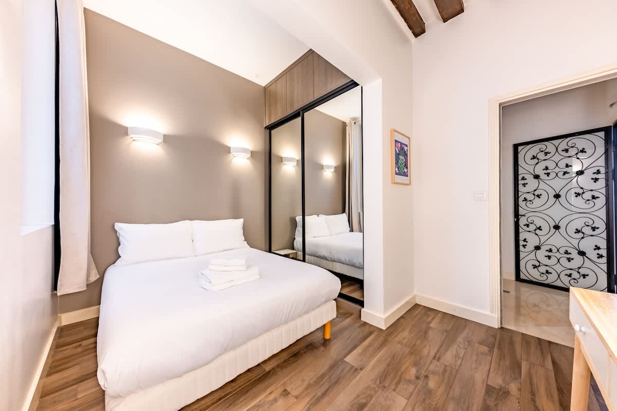 Charming Apartment 2BR 6P  St Germain Des Pres — 7