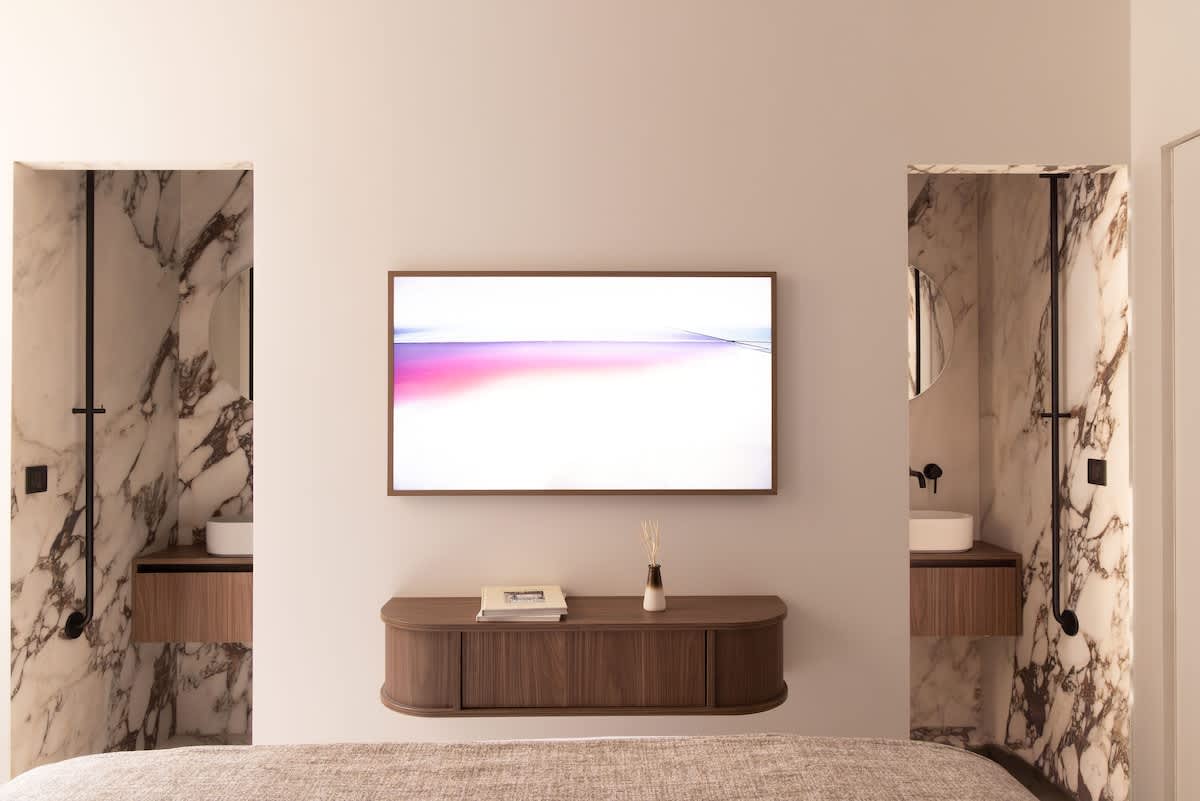 Luxury Comfort 3BD 8P AC Heart of Le Marais — 9