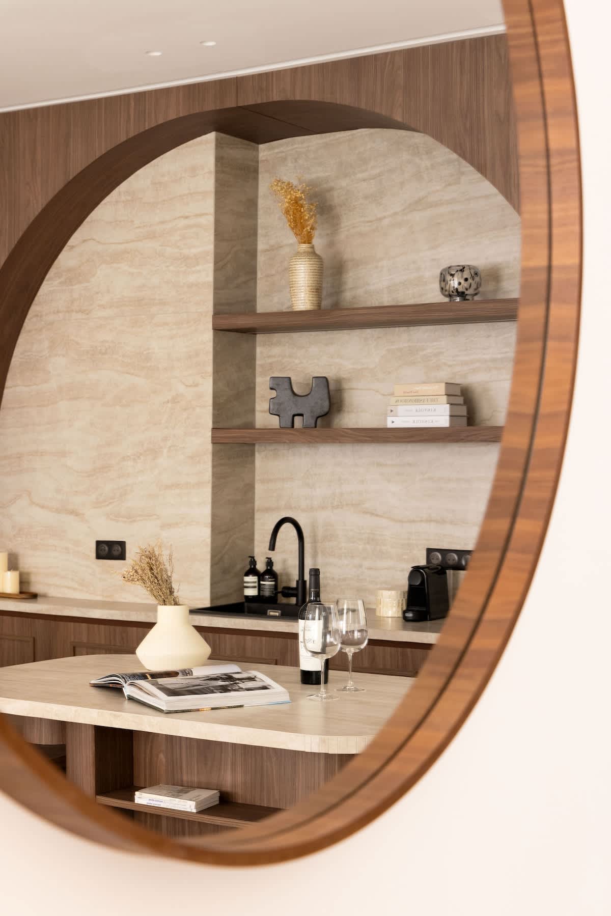 Luxury Comfort 3BD 8P AC Heart of Le Marais — 13