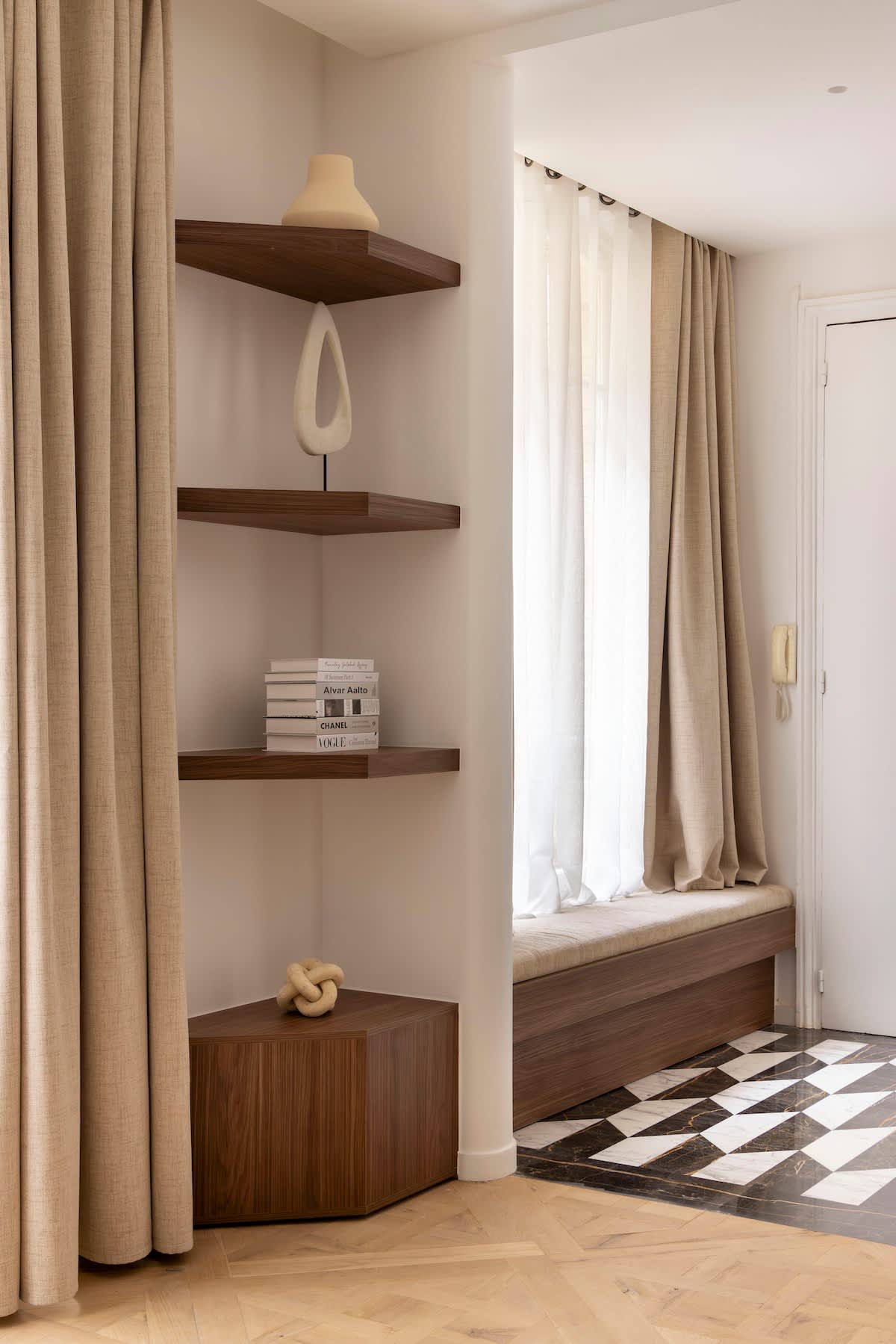Luxury Comfort 3BD 8P AC Heart of Le Marais — 17