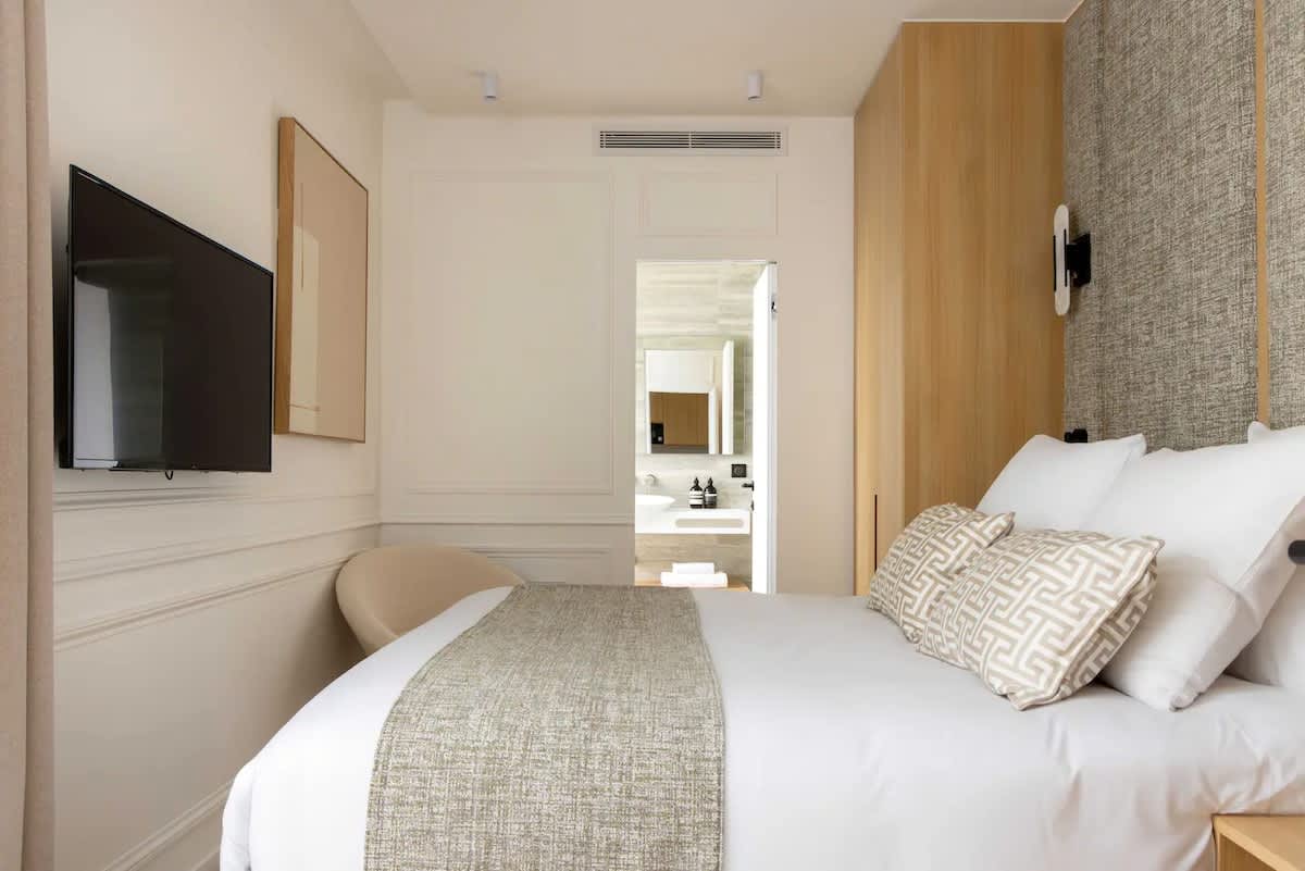 Splendid Apartment 2BR 6P Near Palais Royal with AC