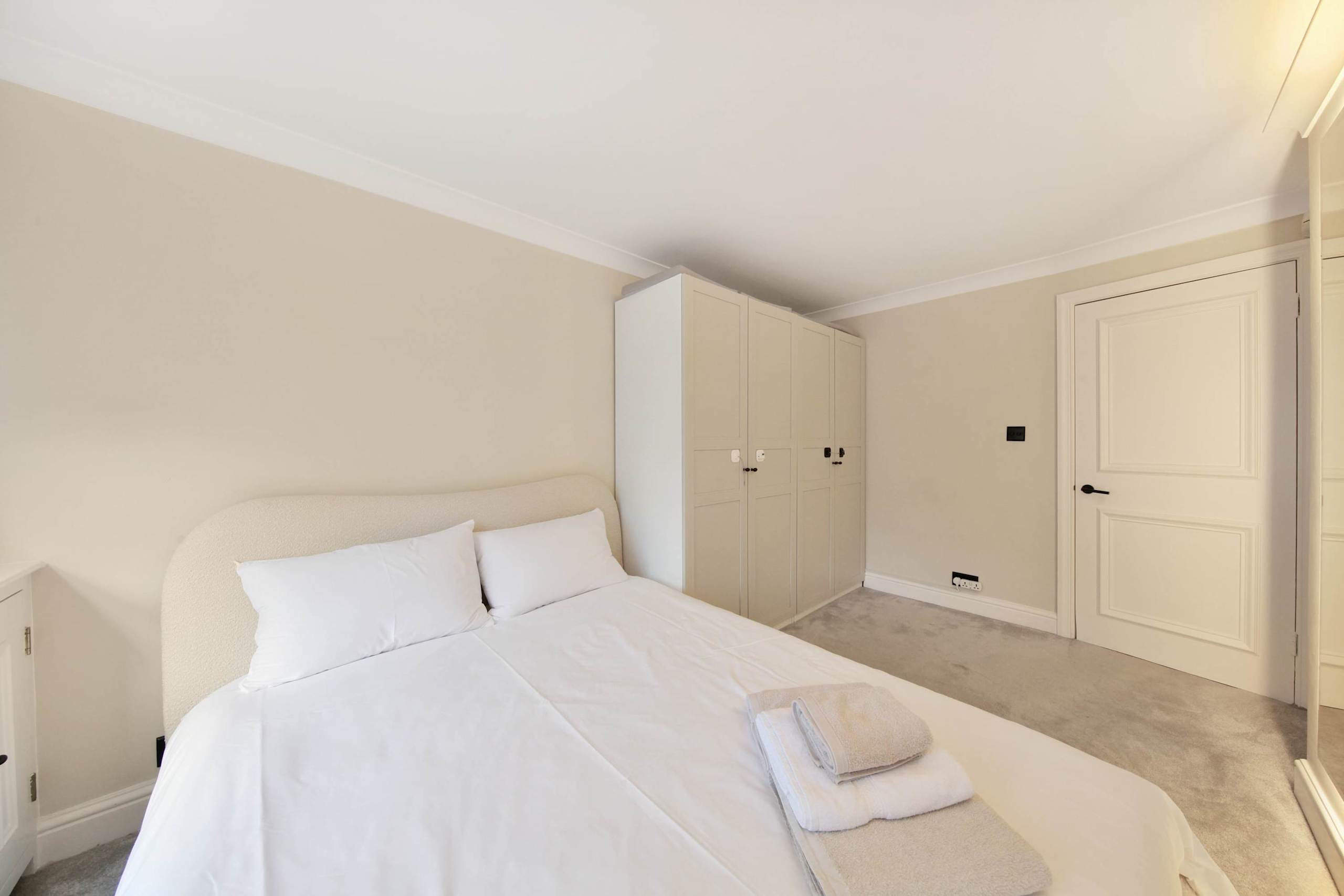 Beautiful Westbourne 2Bdr Haven - 10