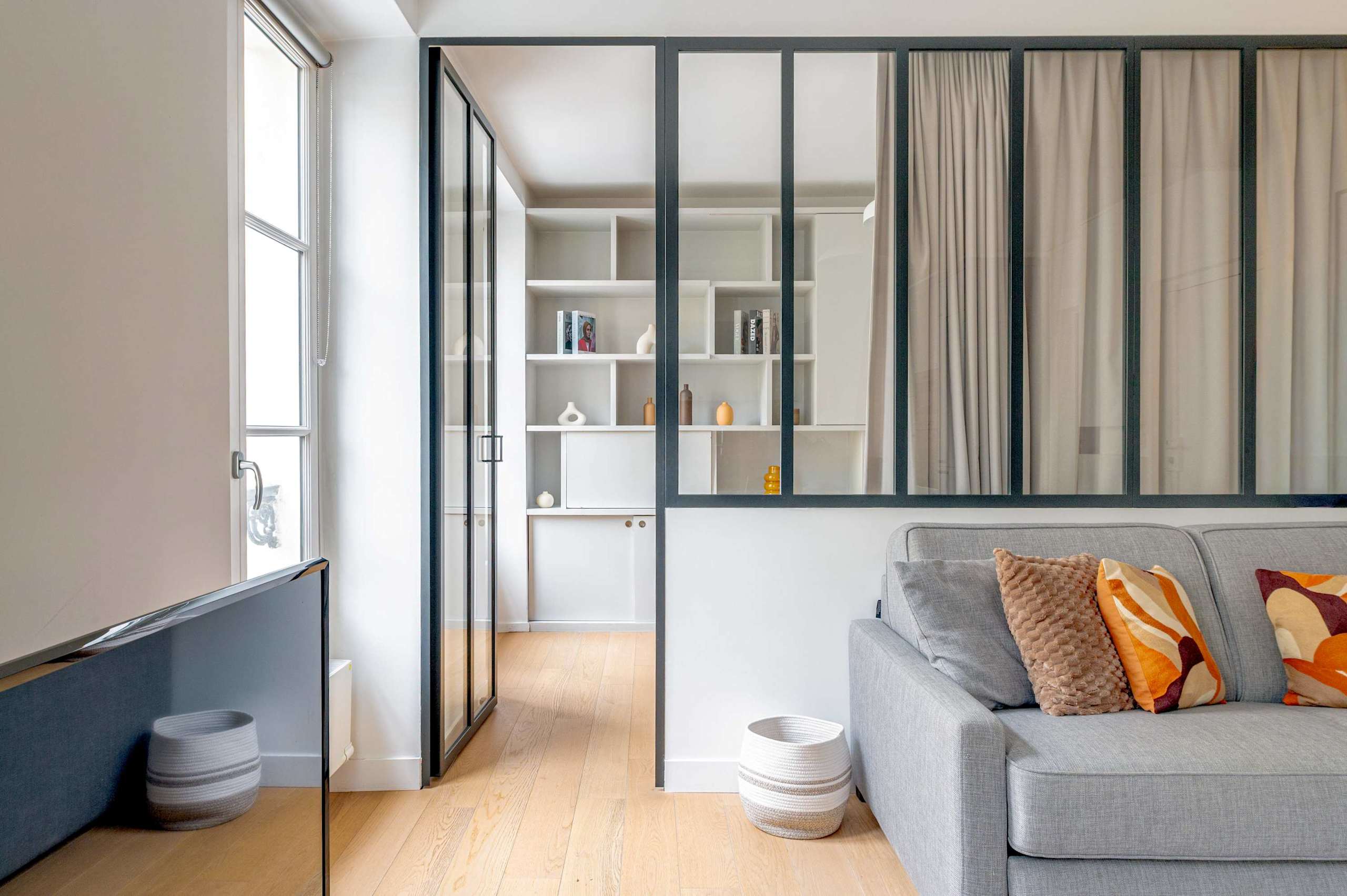 Beautiful Home Steps from Bon Marché — 3