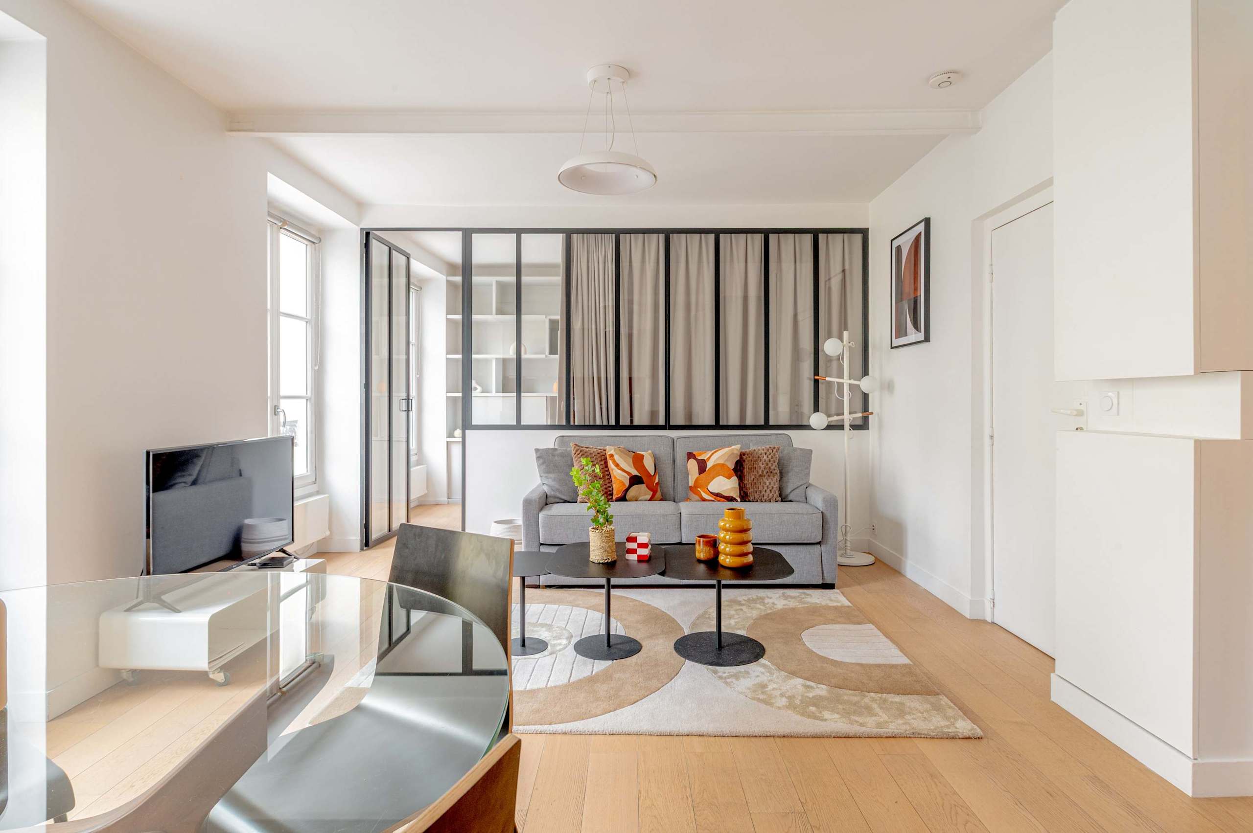 Beautiful Home Steps from Bon Marché
