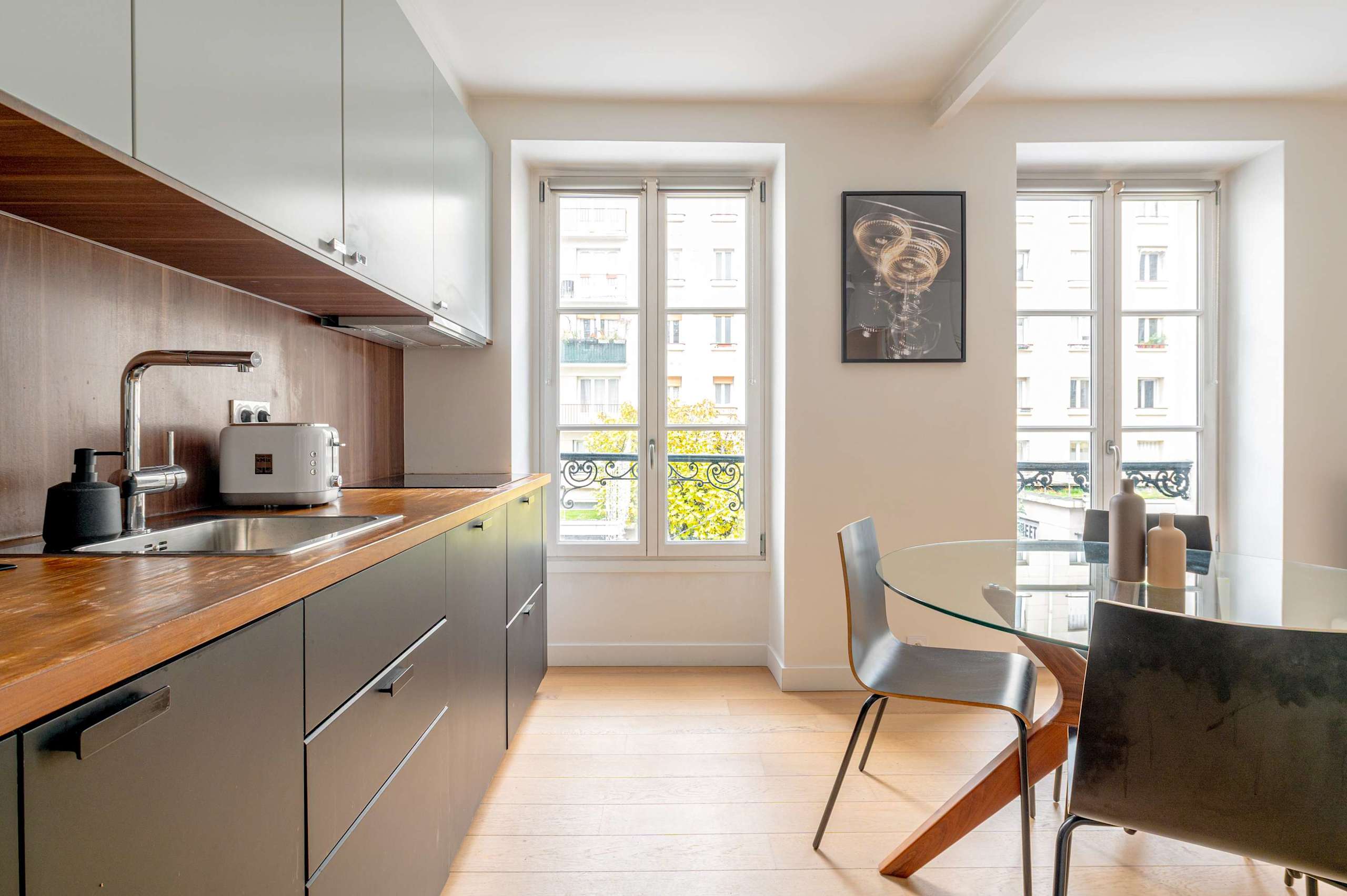 Beautiful Home Steps from Bon Marché — 18