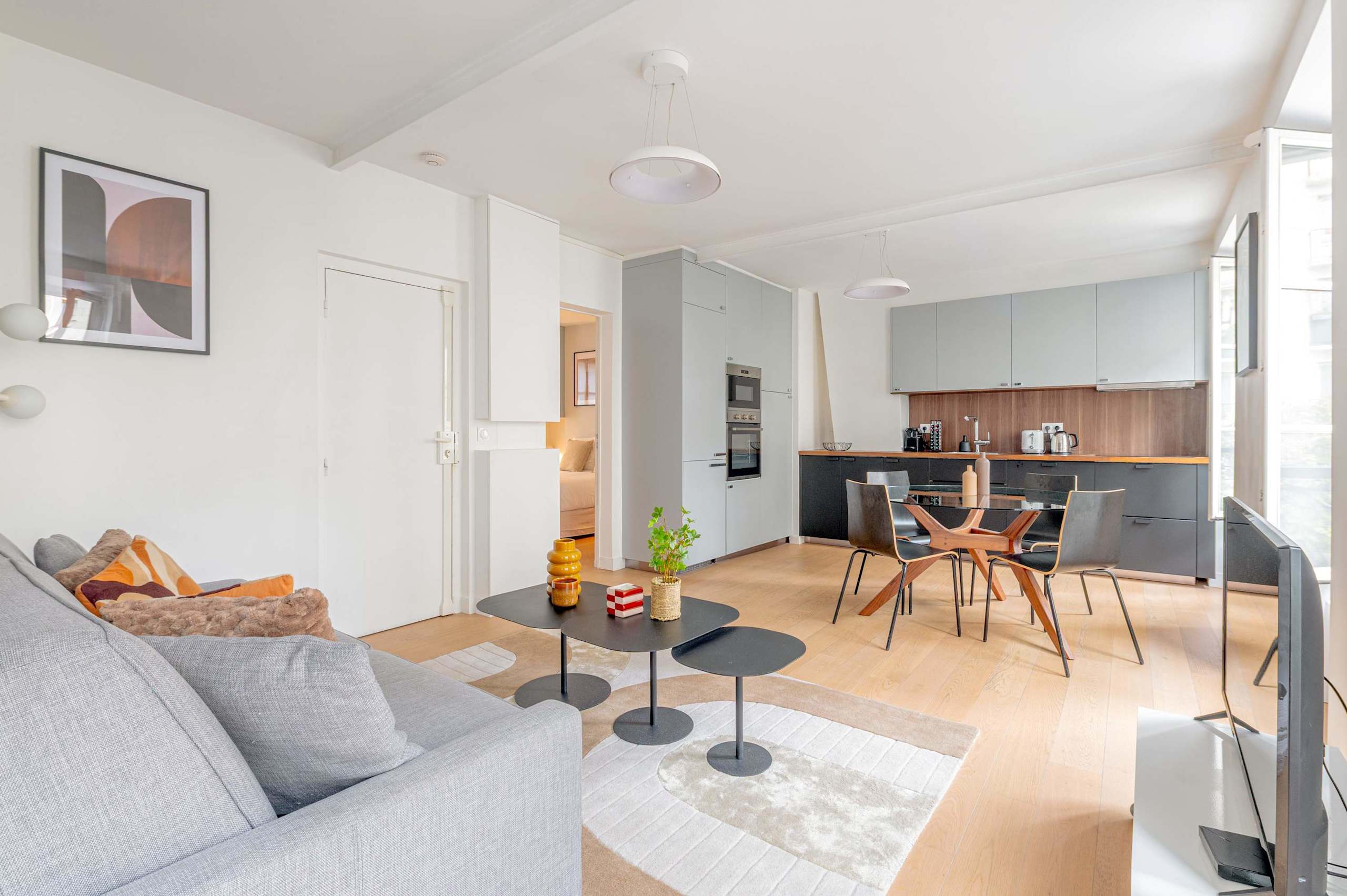 Beautiful Home Steps from Bon Marché — 4