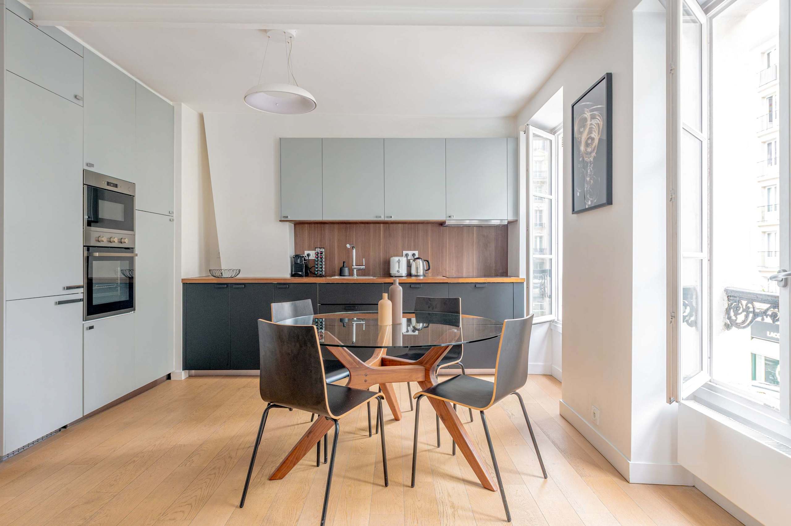 Beautiful Home Steps from Bon Marché — 7