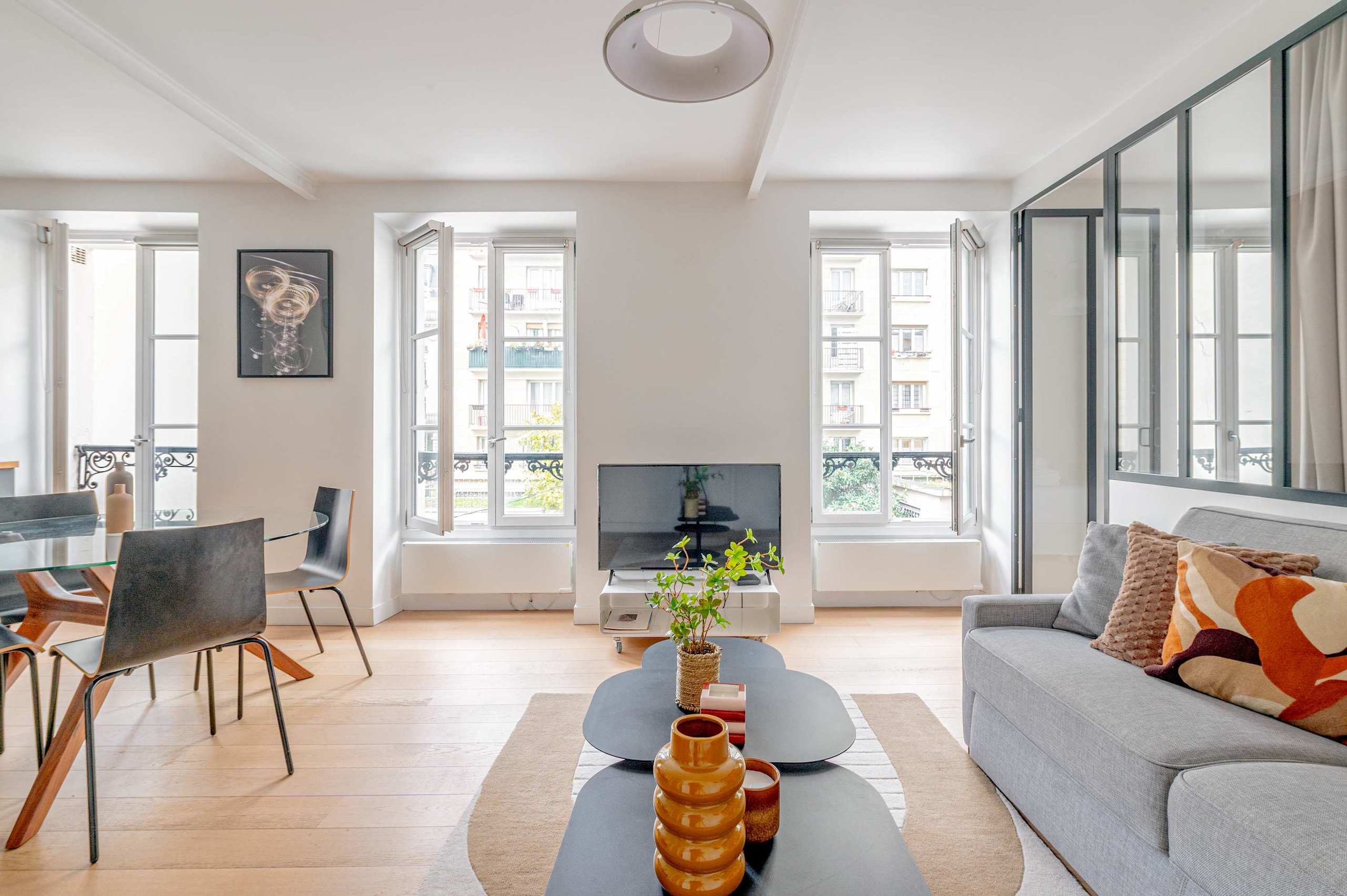 Beautiful Home Steps from Bon Marché — 6