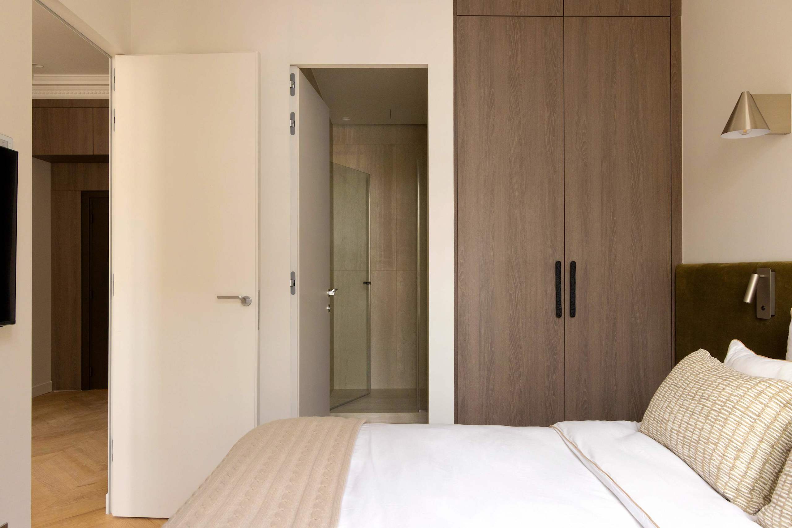 Harmony Collection I 2BR Suite 4P AC Opera Grevin  — 9