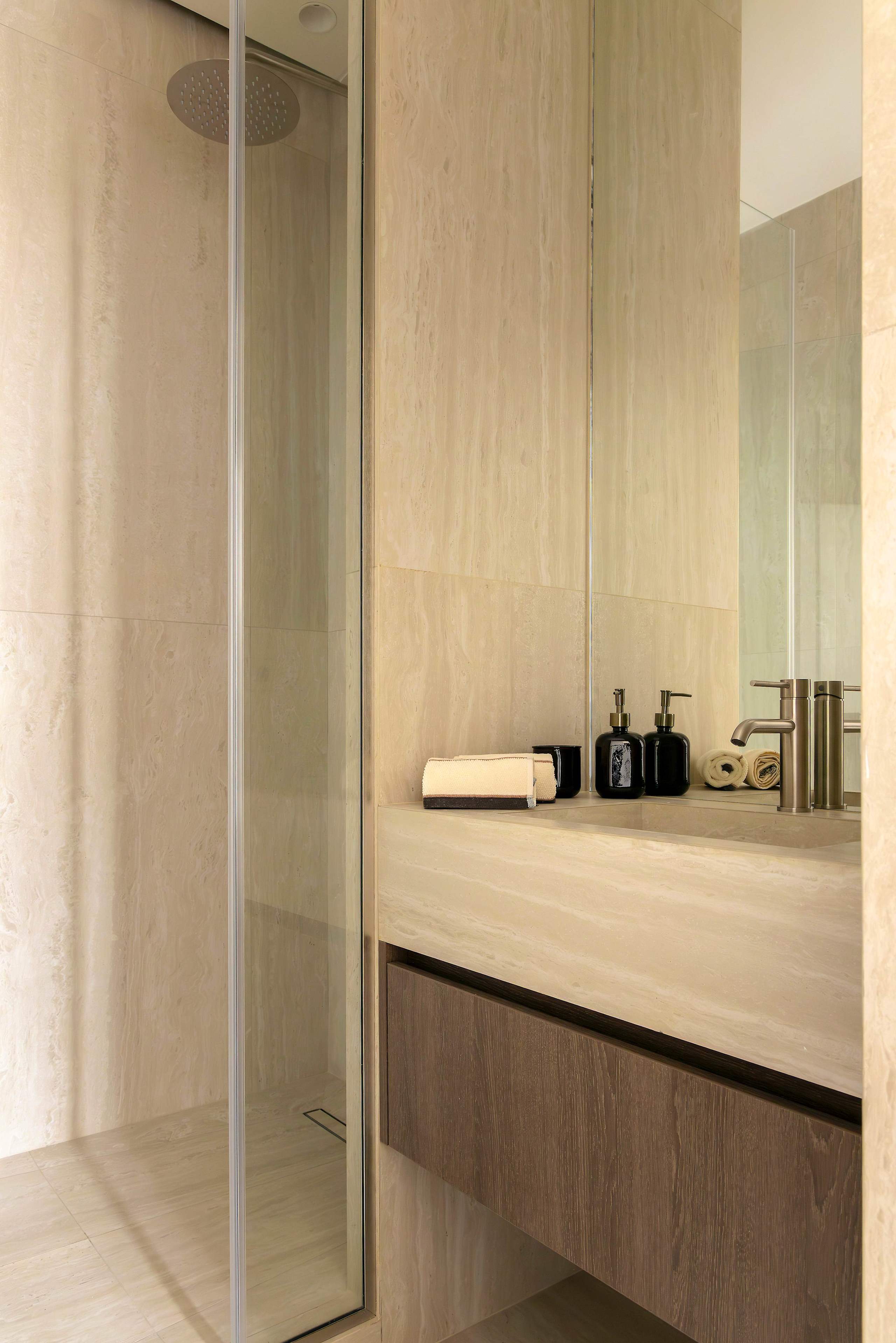 Harmony Collection I 2BR Suite 4P AC Opera Grevin  — 20