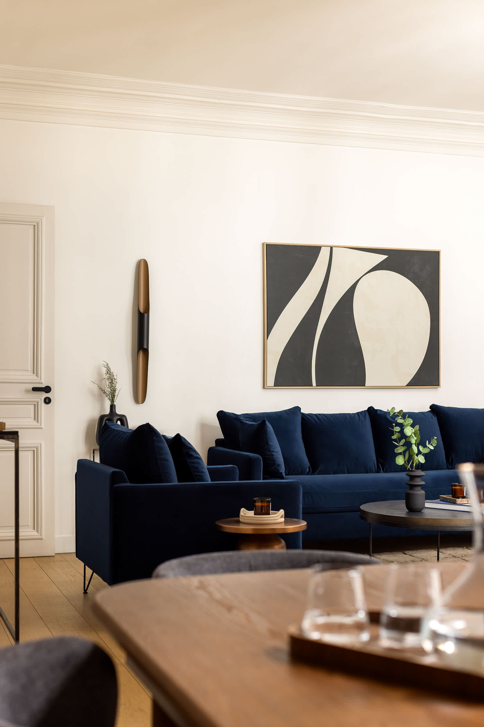 Classy Montaigne 2BR Suite 7P — 6