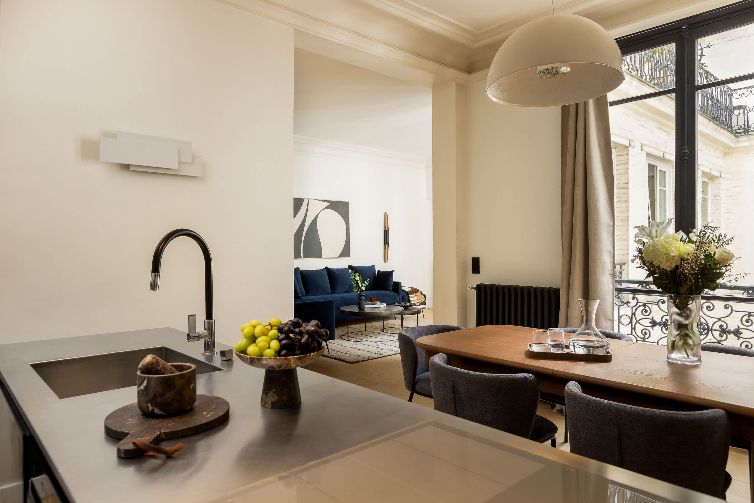 Classy Montaigne 2BR Suite 7P — 15