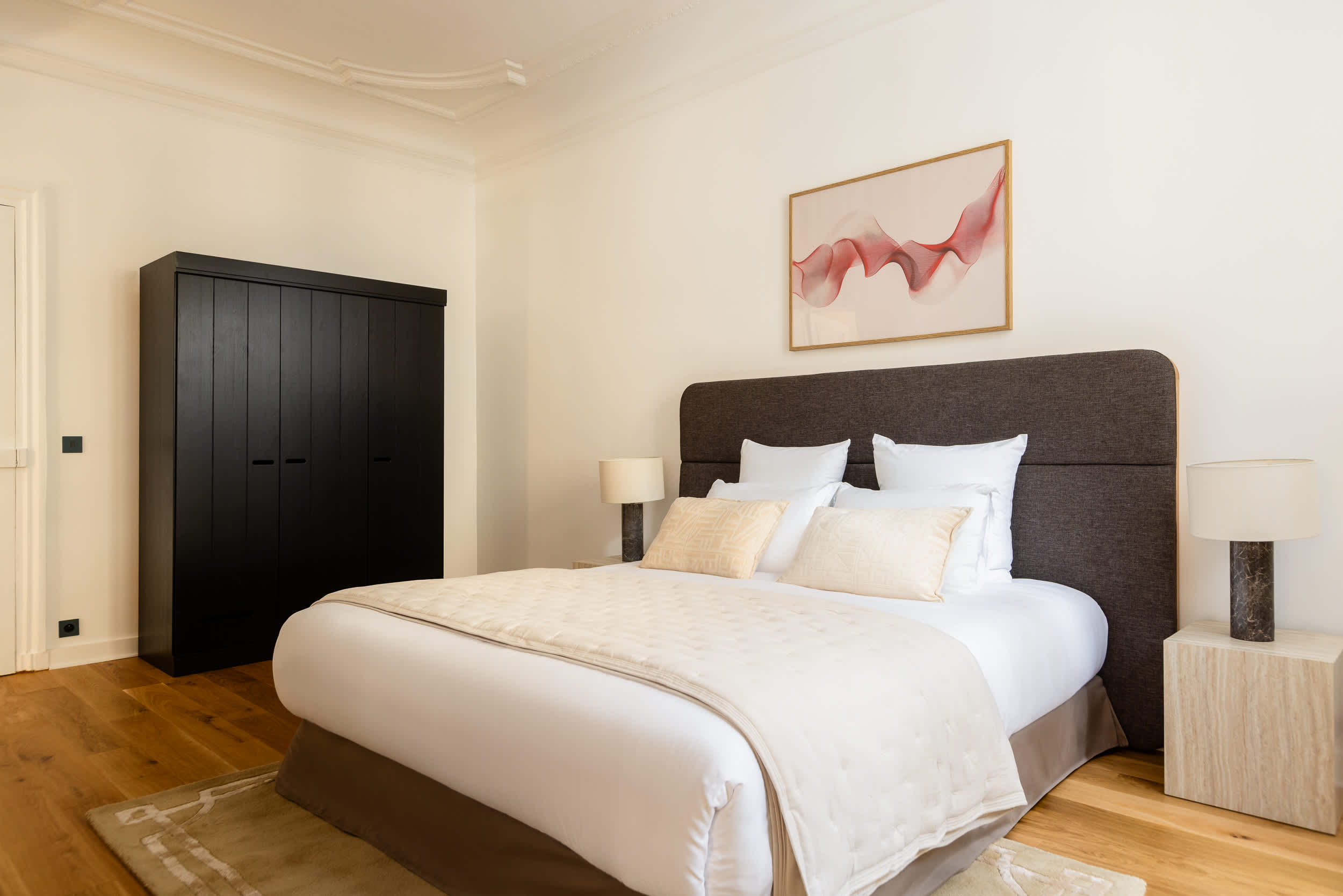 Montaigne Collection I 3BR 6P Triangle d Or — 16