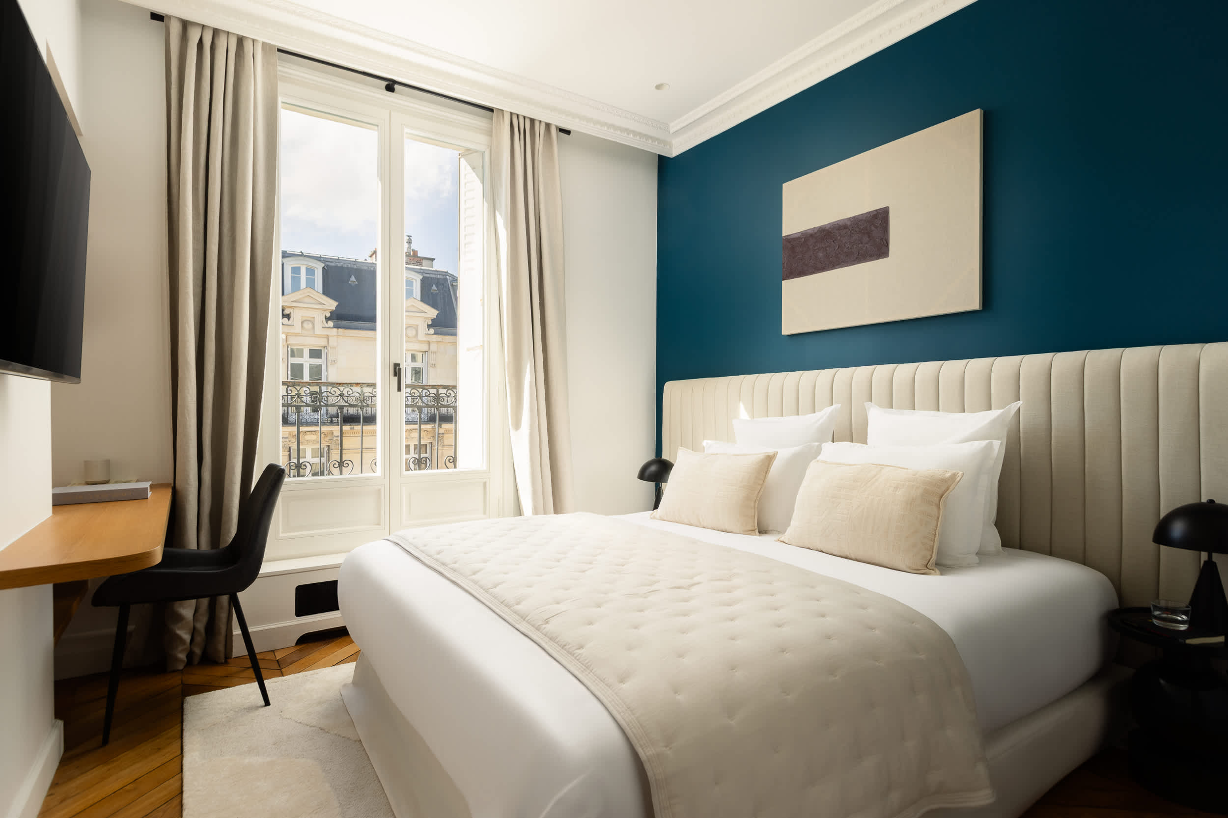 Montaigne Collection V 4BR 8PPL Duplex with AC — 9