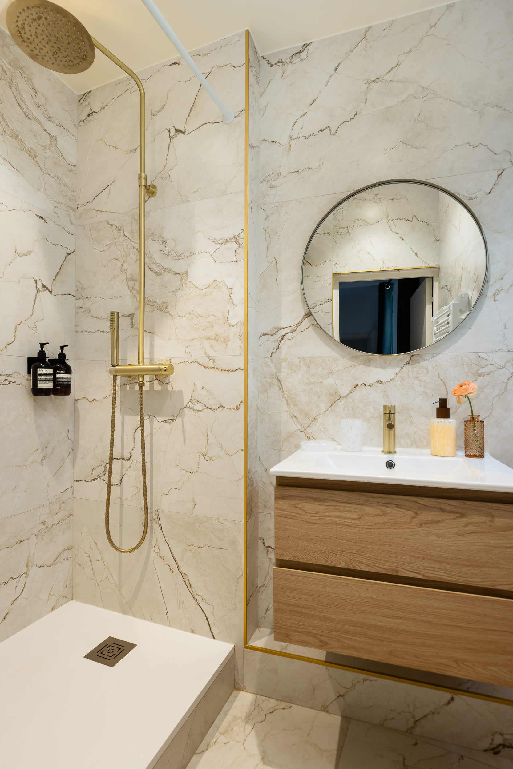 Marais Gem 2BR 6P Paris Stay — 19