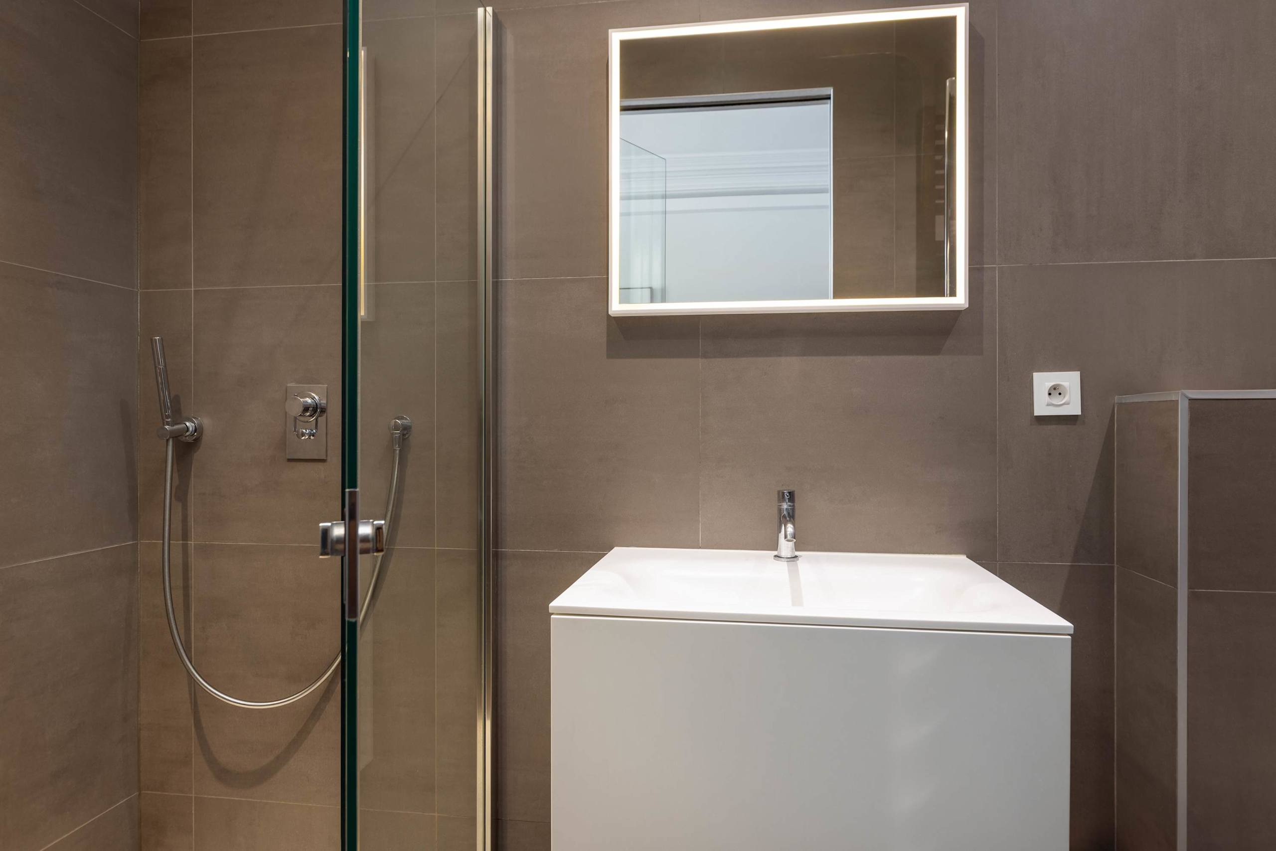 Stylish Flat 2 Bedroom by Champs Elysees