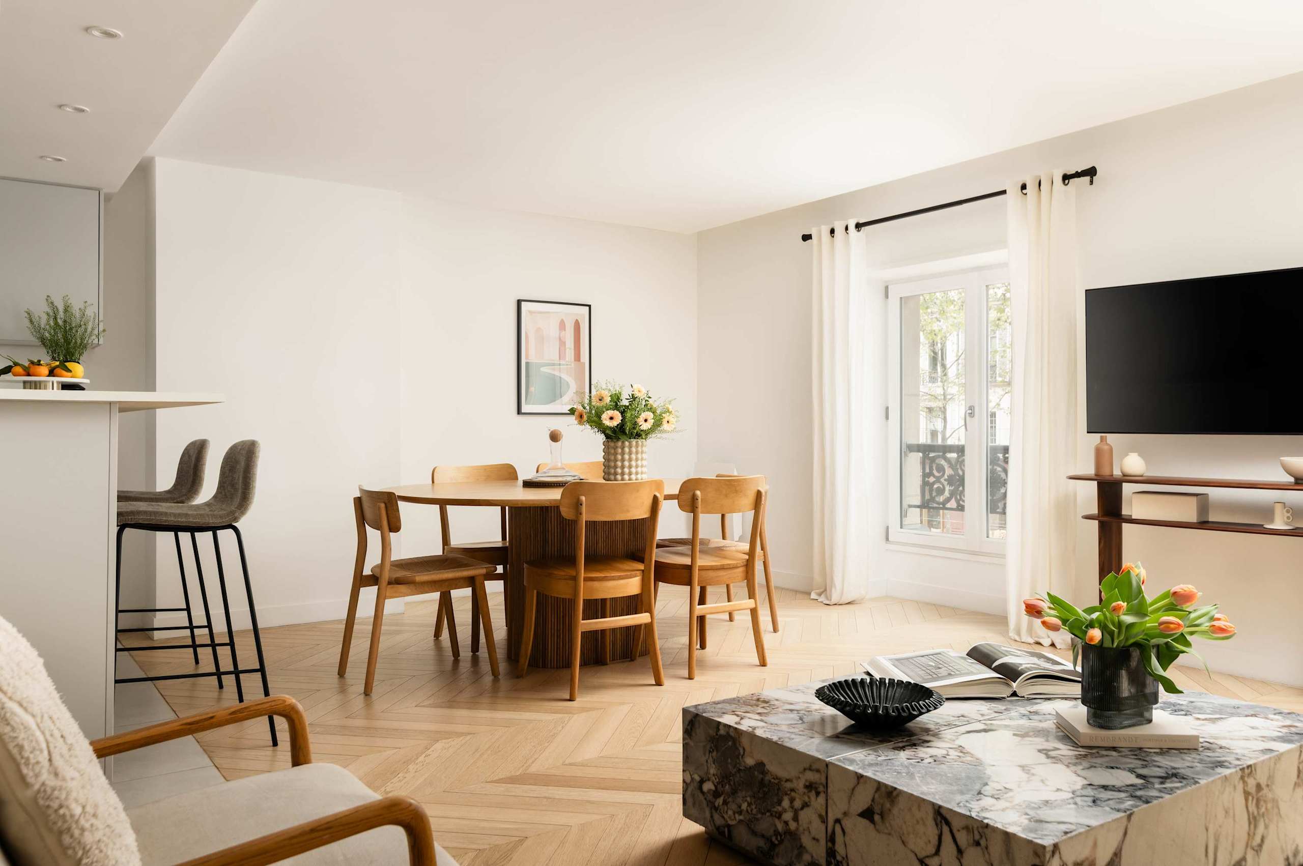 Superb 3 Bedroom Stay AC Facing Madeleine Honore — 3