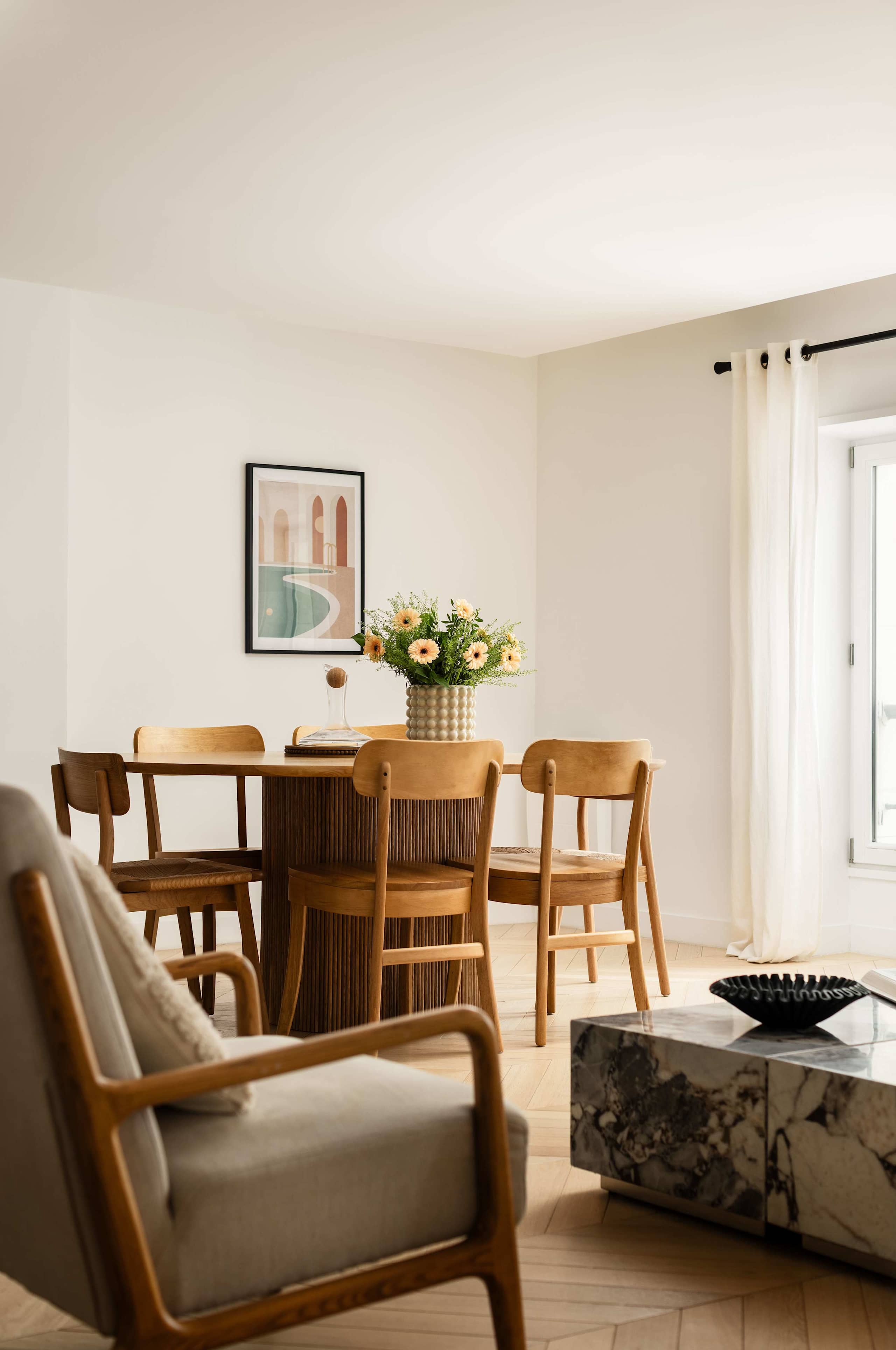 Superb 3 Bedroom Stay AC Facing Madeleine Honore — 7