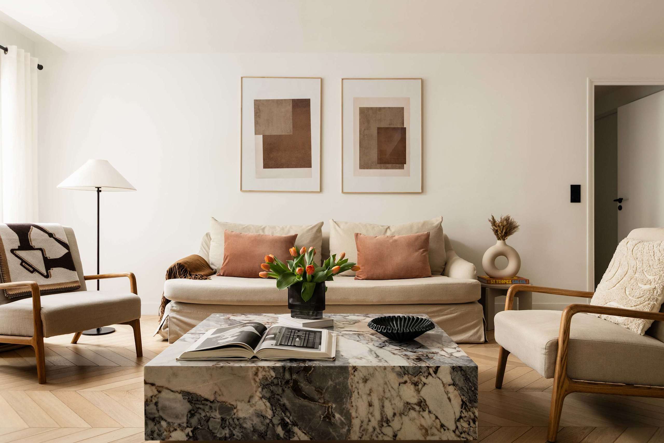 Superb 3 Bedroom Stay AC Facing Madeleine Honore — 11