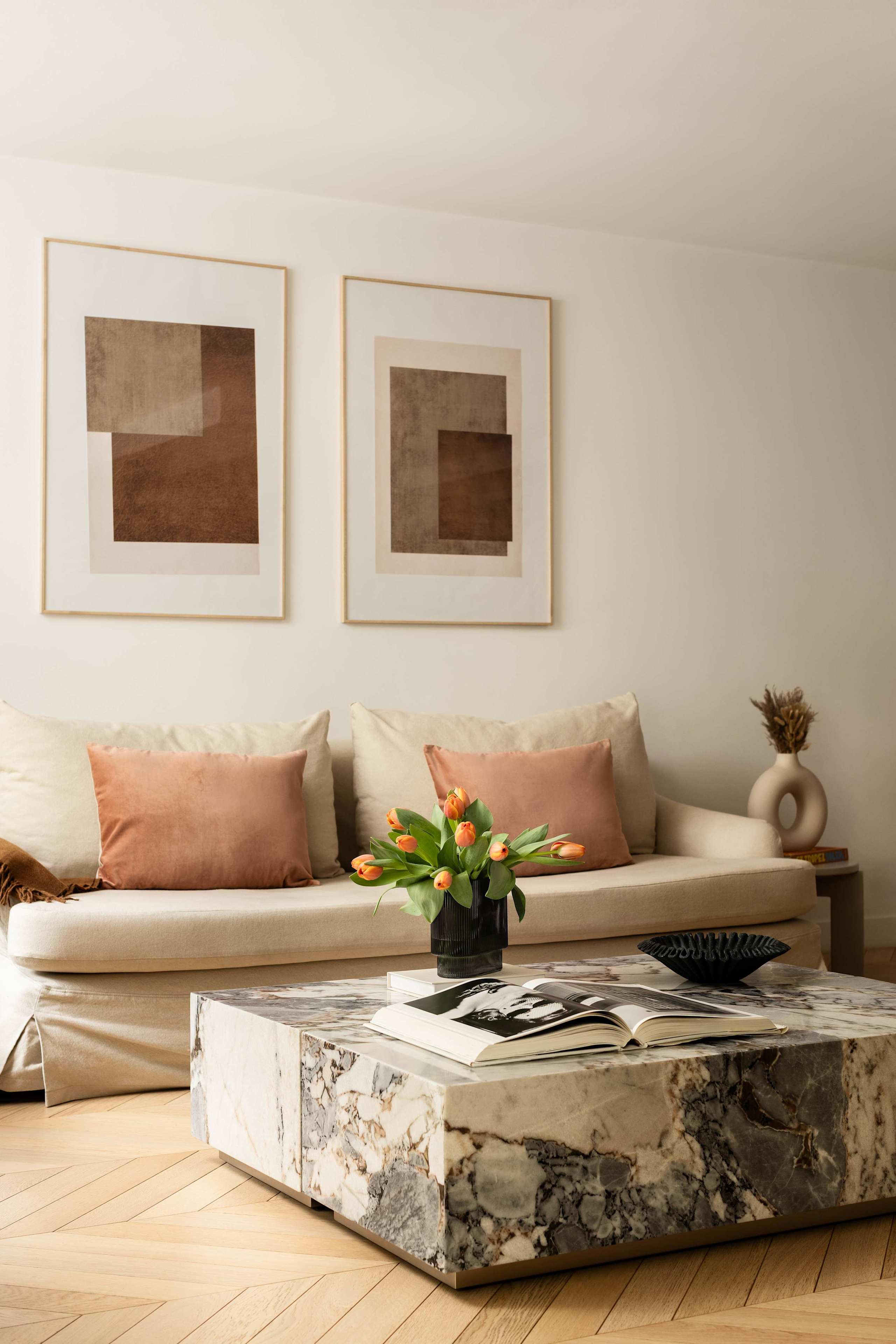 Superb 3 Bedroom Stay AC Facing Madeleine Honore — 10