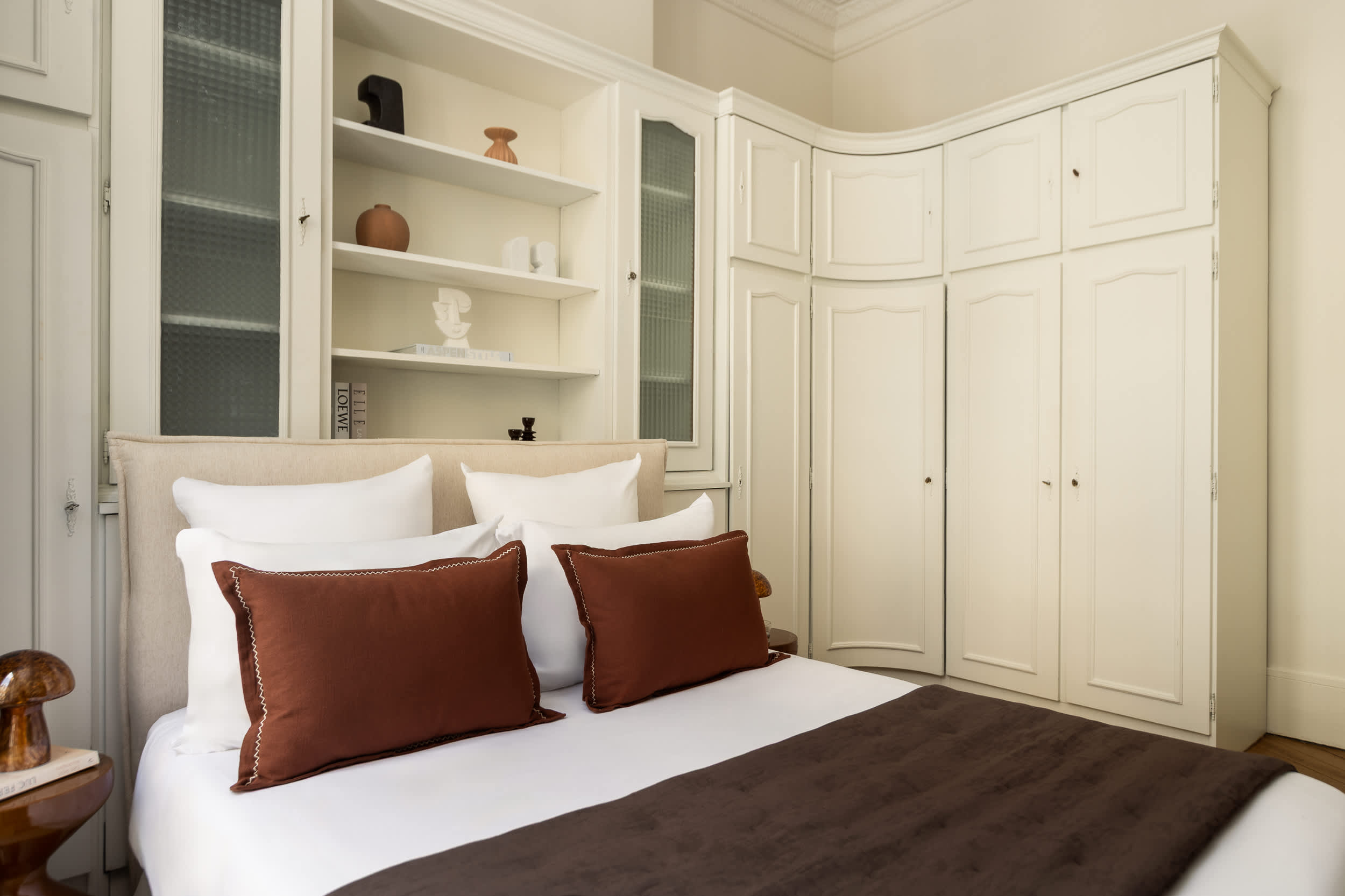 Trocadero Gem 4BED 8P — 18