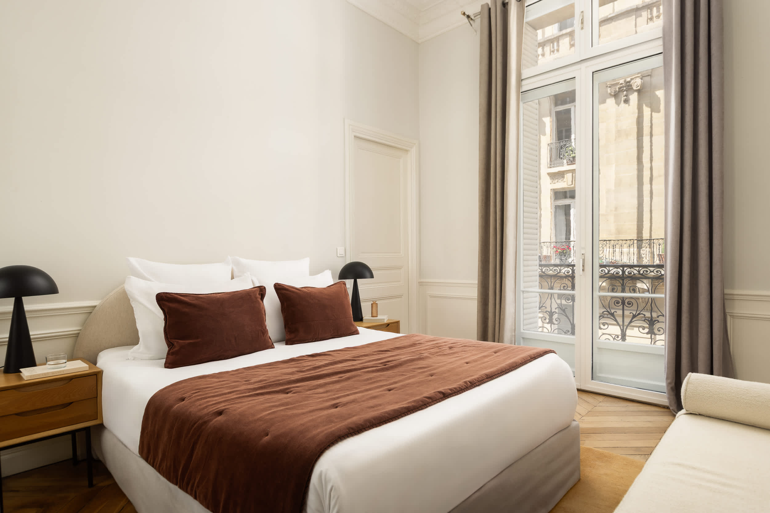 Trocadero Gem 4BED 8P — 13