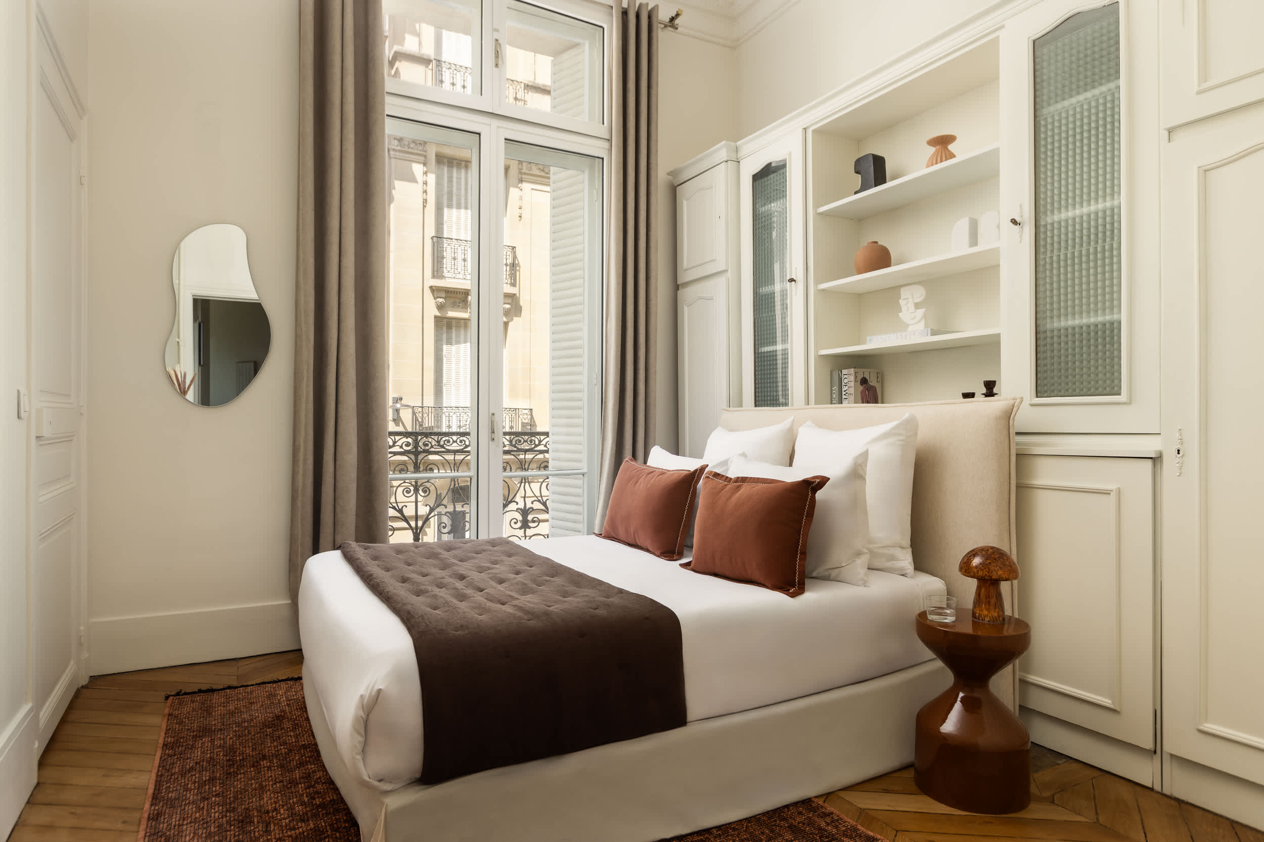 Trocadero Gem 4BED 8P — 12