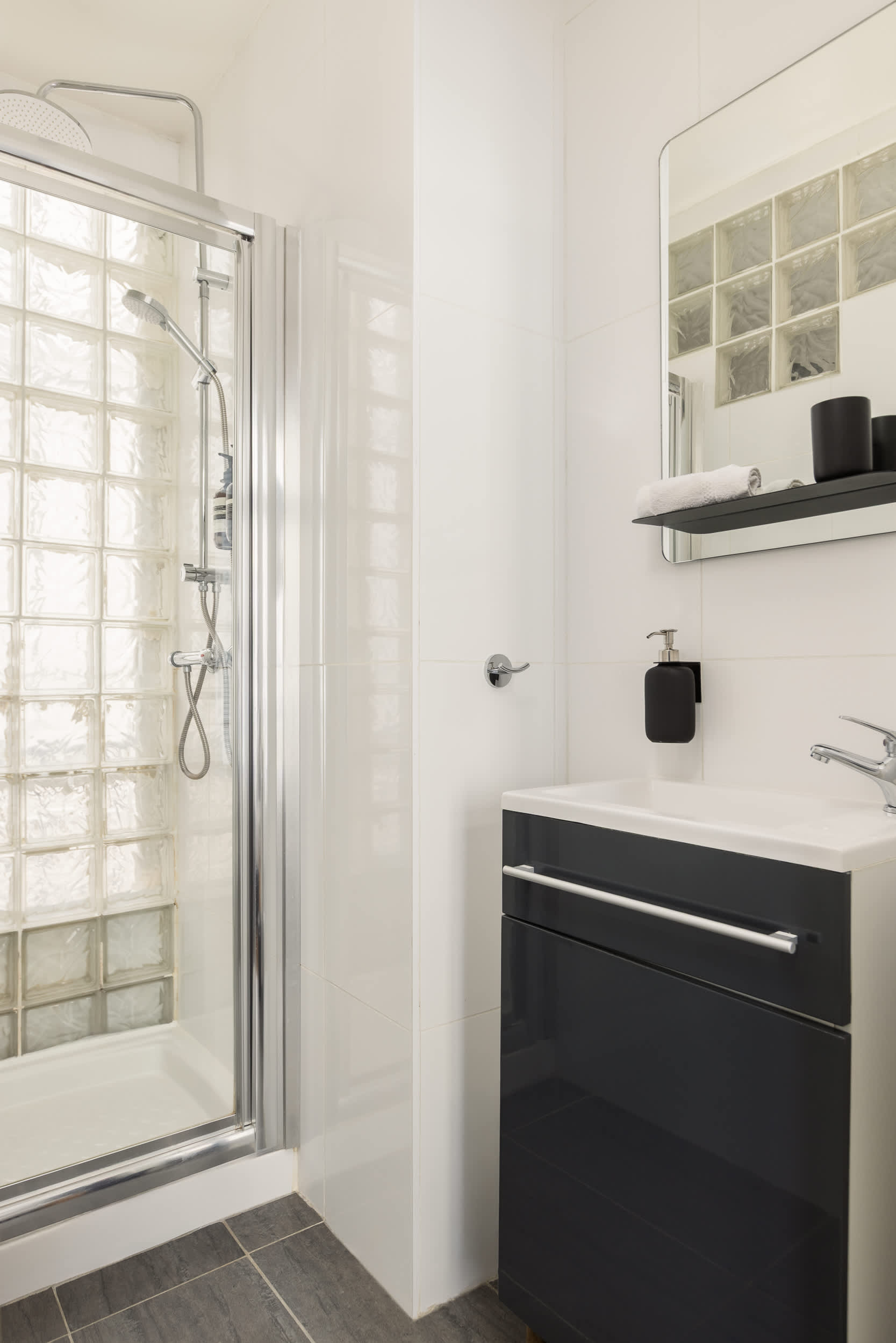 Trocadero Gem 4BED 8P — 23
