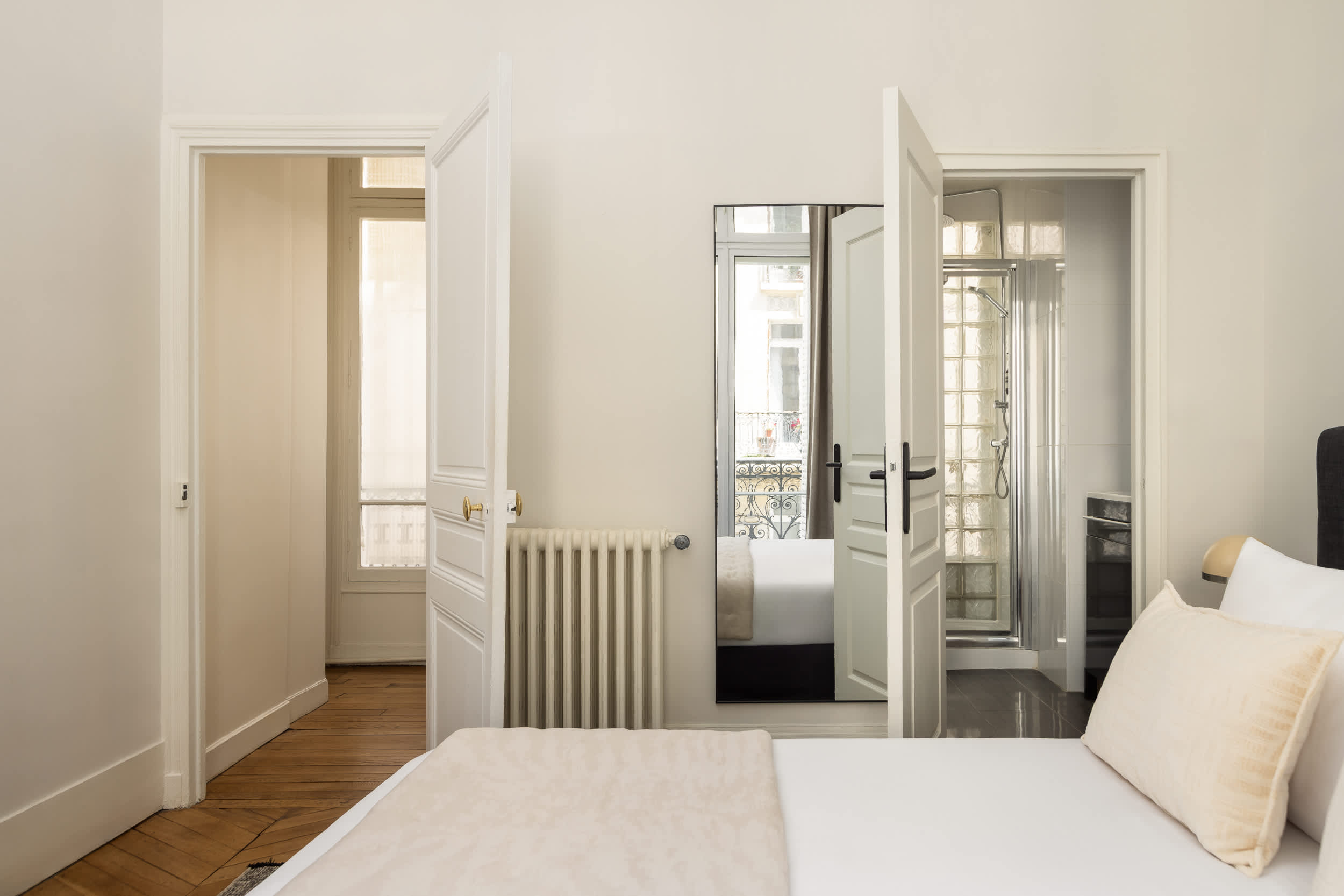 Trocadero Gem 4BED 8P — 17