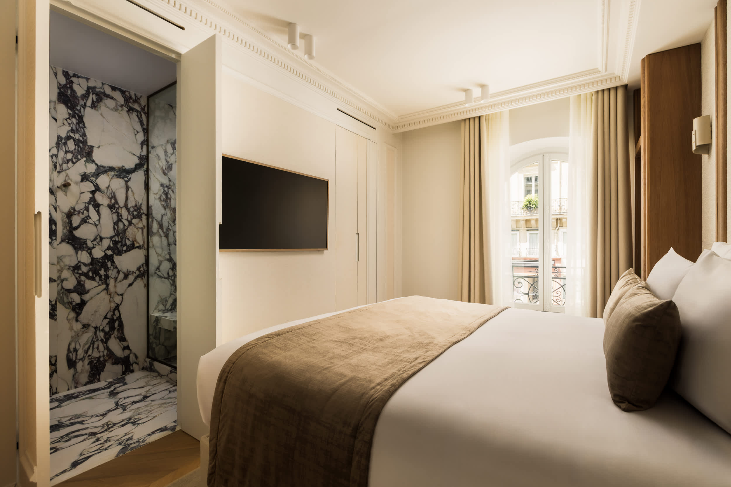 Saint Germain Luxury 4BR 8P with AC